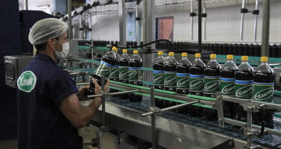 Refrigerante Mineirinho faz 70 anos com fábrica em São Gonçalo