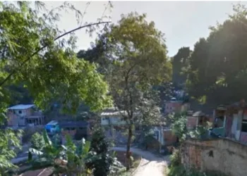 Boca de fumo é assaltada em comunidade do RJ