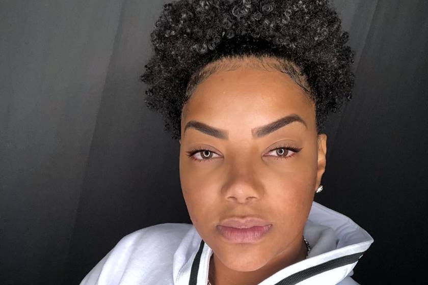 Em leito de hospital, Ludmilla posta vídeo para homenagear a mãe