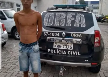 POLÍCIA PRENDE ALIADO DO TRAFICANTE 3N EM BAIRRO NA ZONA OESTE