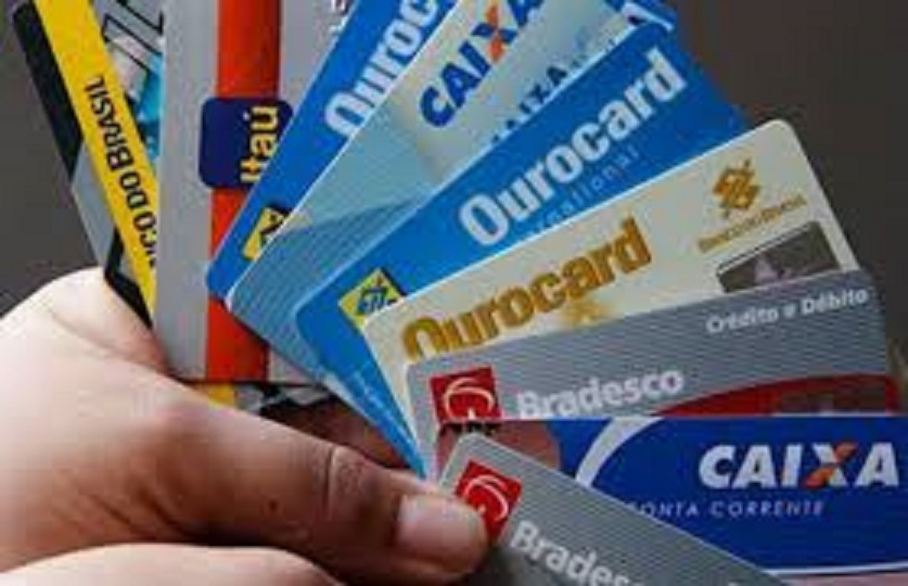 Conheça 5 cartões de crédito disponíveis para negativados no SPC e Serasa