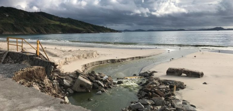 Segundo vazamento! Prainha de Arraial ameaçada pela poluição
