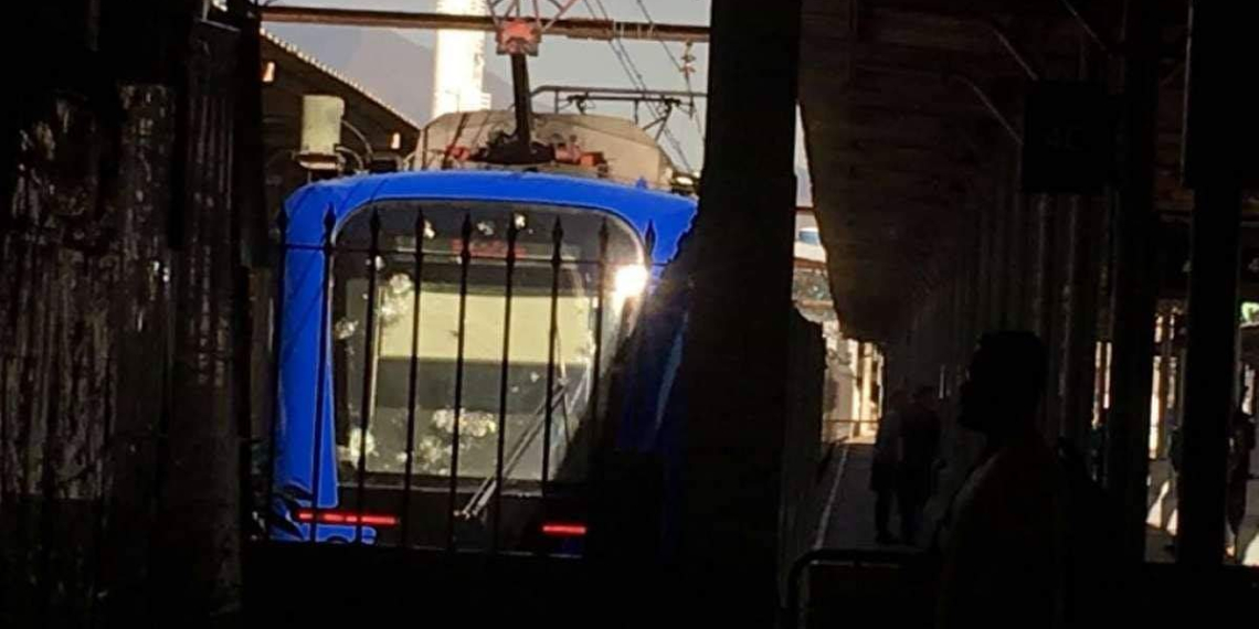 HOMENS ARMADOS FAZEM ARRASTÃO NO TREM DO RAMAL SANTA CRUZ