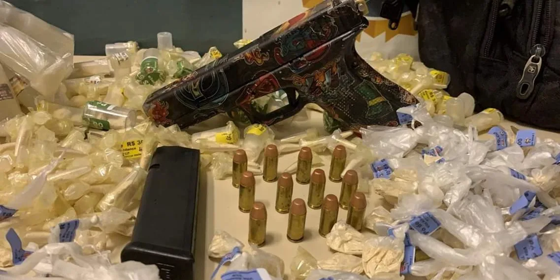 LIDER DO TRÁFICO É MORTO EM CONFRONTO NA ZONA OESTE ( FOTOS)