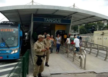 GUARDA MUNICIPAL PRENDE IDOSO ACUSADO DE EJACULAR EM PASSAGEIRA DO BRT