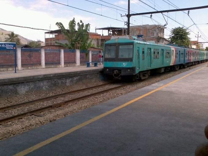 BANDIDOS FAZEM A LIMPA EM TREM DO RAMAL SANTA
