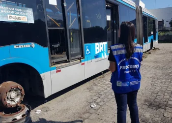 Ação do Procon Estadual descobre 131 ônibus do BRT parados em garagens
