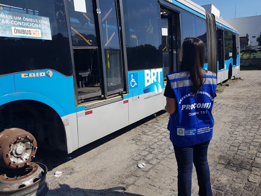 Ação do Procon Estadual descobre 131 ônibus do BRT parados em garagens