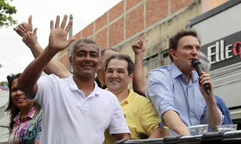 Romário negocia apoio a Crivella em 2020