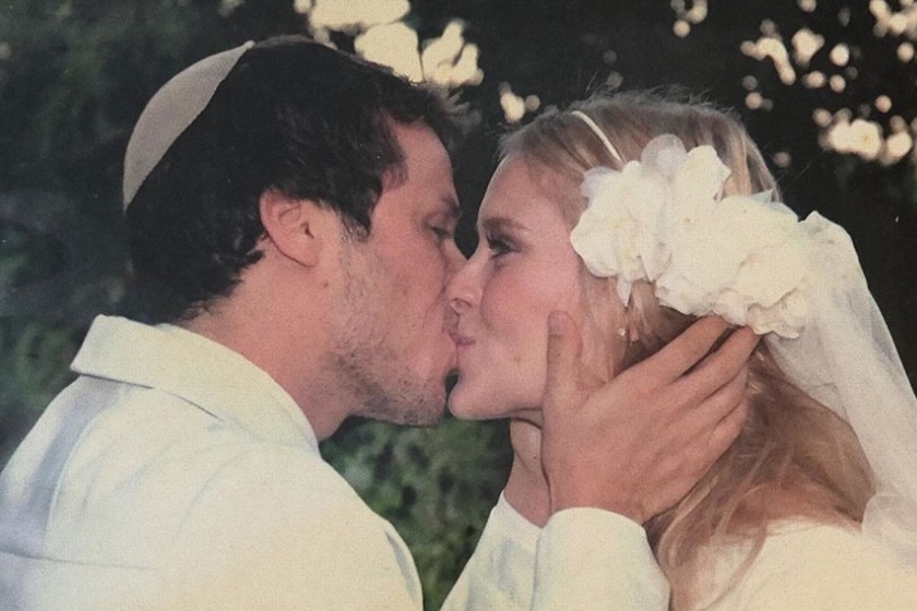 Atriz celebra 12 anos de casamento e espalha amor na web