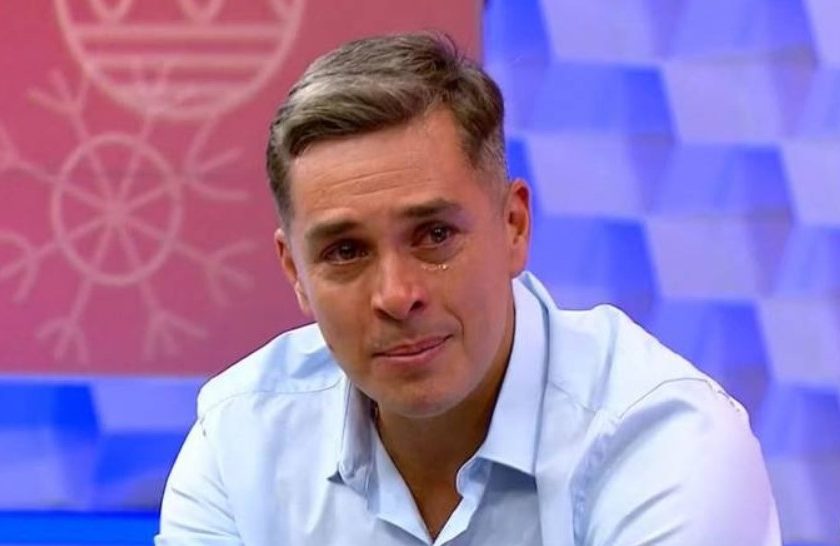 REPORTER CHORA AO SER DEMITIDO DA GLOBO