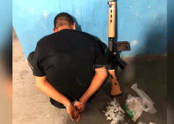 Polícia prende acusado de ser gerente do tráfico da comunidade do Carvão, em Itaguaí