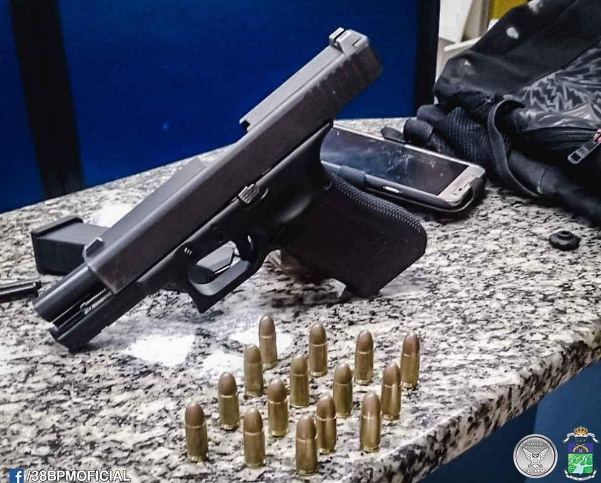 Policia prende bandidos com kit que transforma pistola em metranca