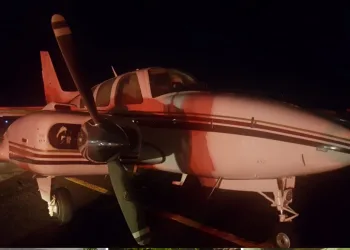 Avião pancadão! FAB apreende avião com mais de 500kg de cocaína