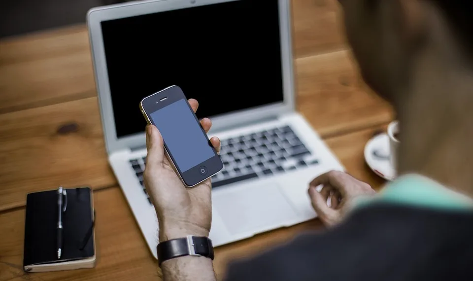 Golpe do roubo de dados pessoais no iPhone acontece no Rio