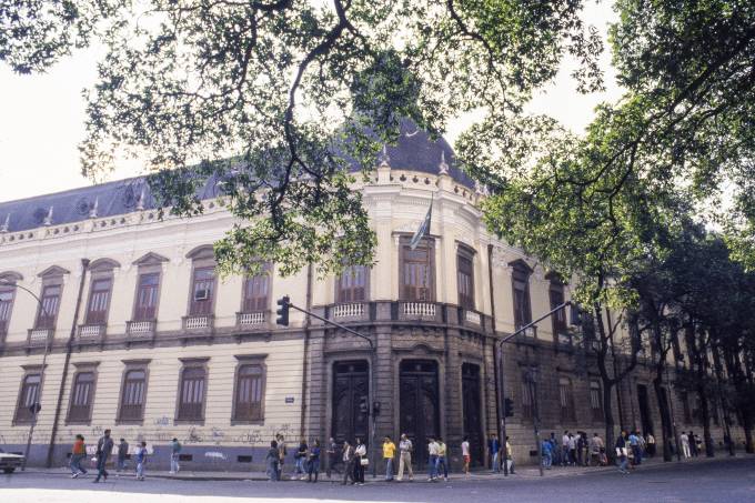 Governo faz corte de 36% em verba de escola federal no Rio de Janeiro