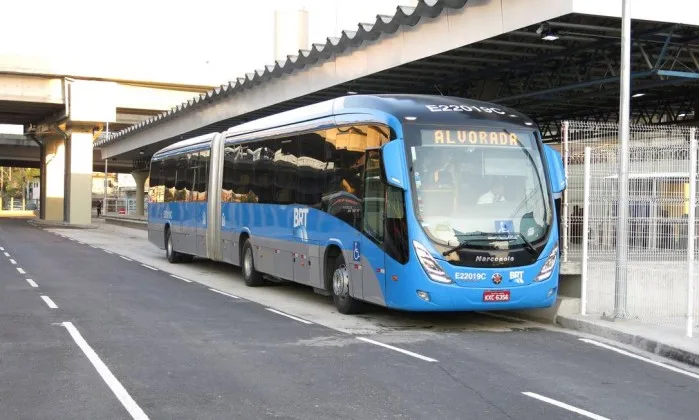 Procon encontra mais de 130 ônibus do BRT parados em garagens