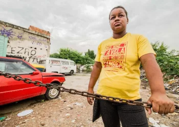 Auxílio-moradia: Deputados recebem oito vezes mais que desabrigados