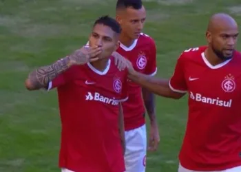 Com dois gols irregulares anulados, Flamengo perde e desabafa: “saudade da época que a gente ganhava assim”