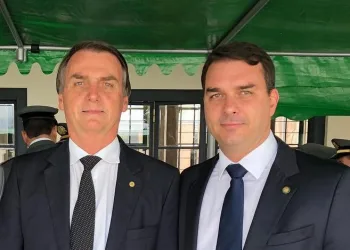 Para Bolsonaro, quebra de sigilo de Flávio é “Esculacho”
