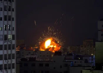 Israelense morre após disparo de foguete de Gaza; 430 foram disparados nas últimas 24 h, afirma Israel