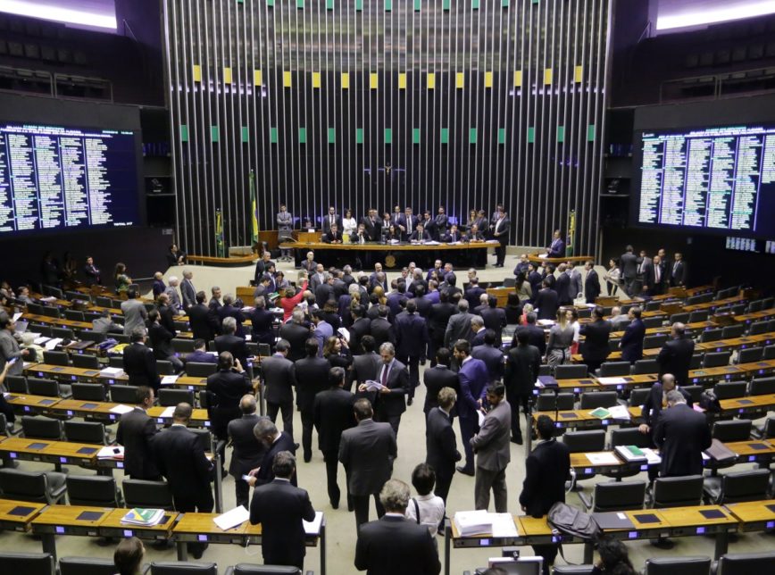Câmara aprova texto-base da MP 871, de combate a fraudes no INSS
