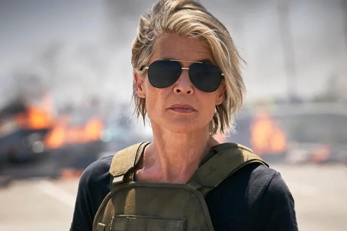 Aos 62 anos, Linda Hamilton volta a ser Sarah Connor do “exterminador do futuro”e ela está INCRÍVEL