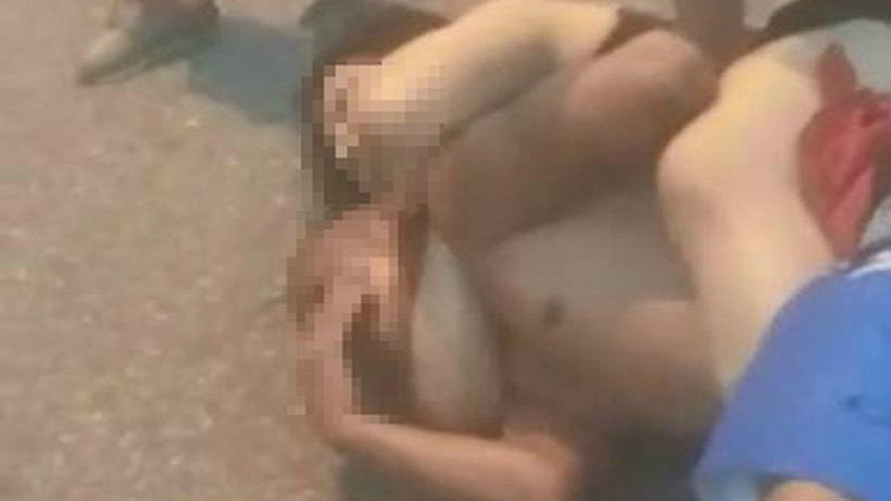 Vídeo: mulher aplica “mata-leão” em ladrão após assalto; criminoso chora