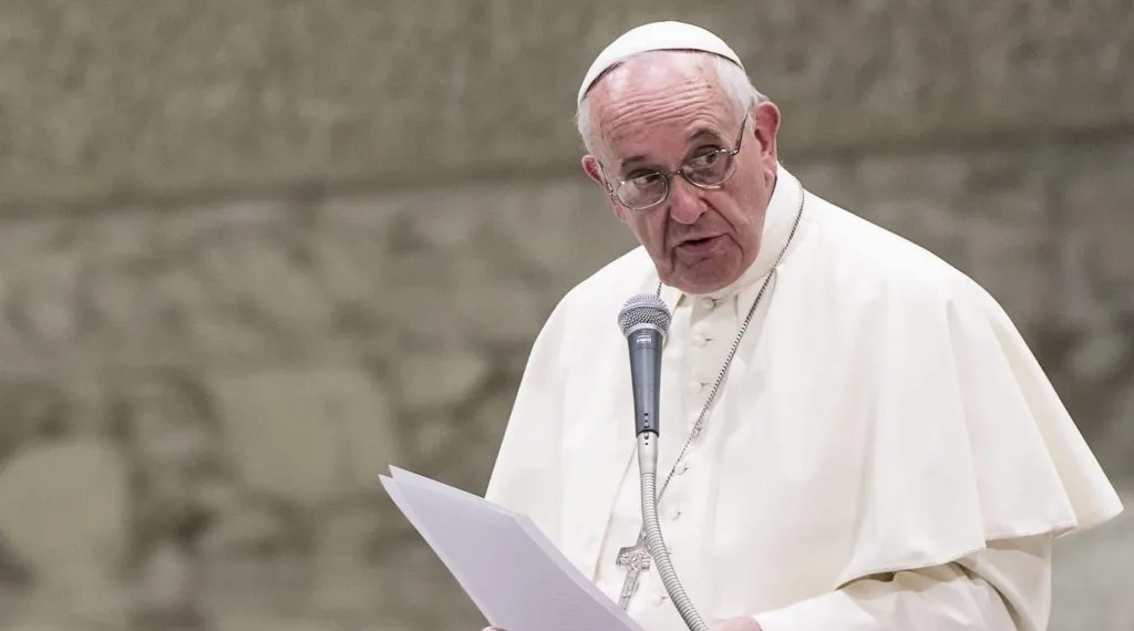 Papa torna obrigatório que religiosos denunciem abusos sexuais