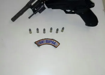 Zona Oeste: 14º BPM prende dois com arma de brinquedo e verdadeira