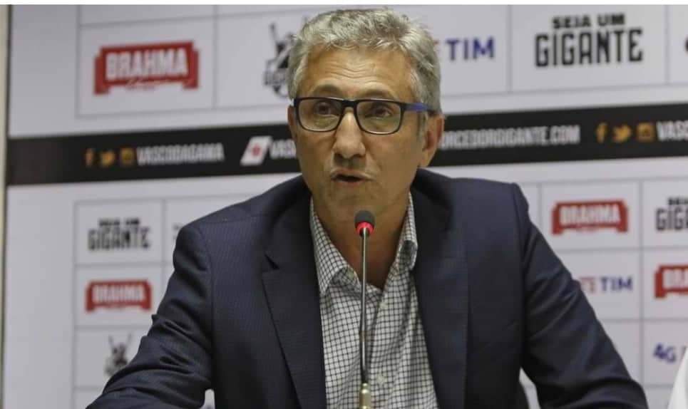 Presidente do Vasco perdoa Crivella e diz: ‘Ele tem se mostrado um parceiro do clube’