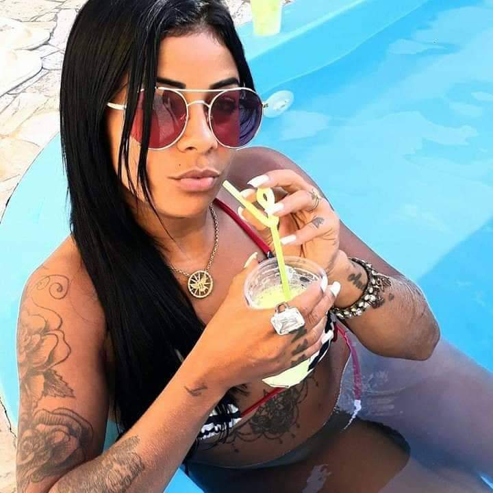 PATRICINHA DA ZONA OESTE  QUE GOSTAVA DE OSTENTAR NAS REDES SOCIAIS É PRESA( FOTOS)