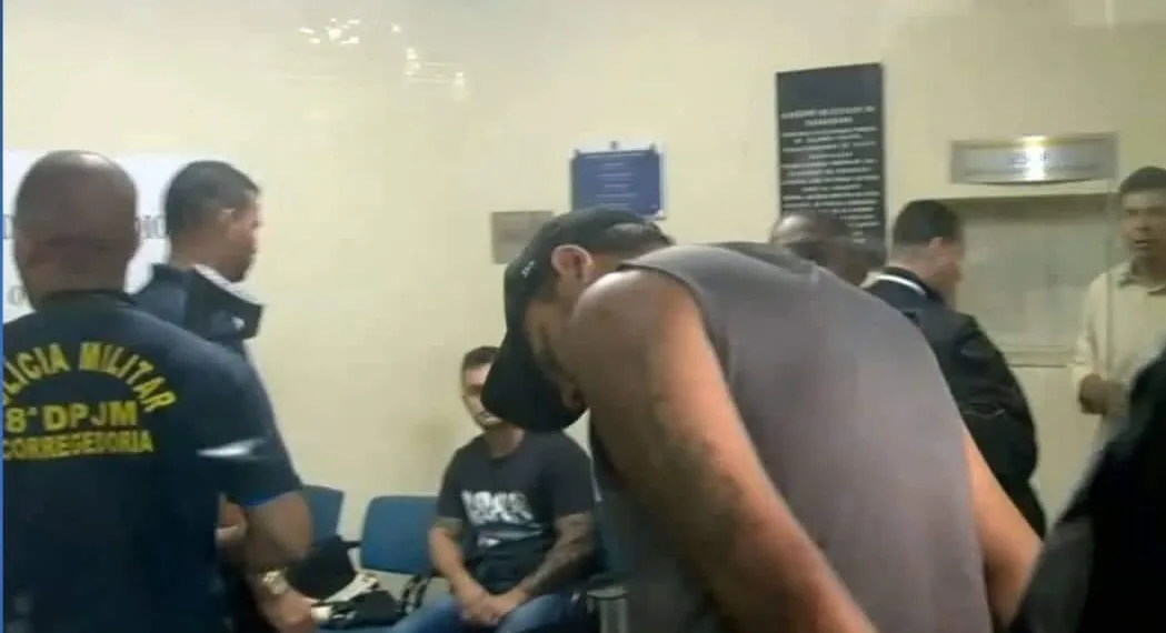 Polícia faz megaoperação para prender 30 milicianos na zona oeste dentre eles 4 PMs e um bombeiro