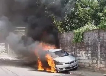 Carro da Record é incendiado por bandidos
