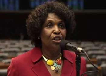 Bens de Benedita da Silva são bloqueados pela Justiça