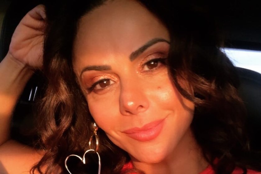 Viviane Araújo relembra ensaio com body cavado e deixa fãs babando