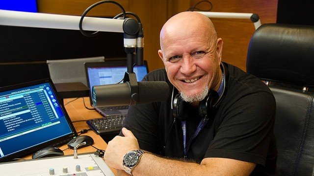 Locutor da rádio Melodia é baleado em assalto na Linha Amarela