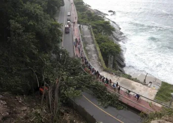 ATENÇÃO: Chuva forte na cidade. Niemeyer segue fechada