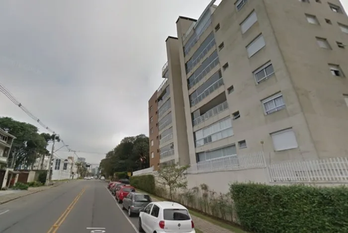 Menino morre em explosão de apartamento em Curitiba