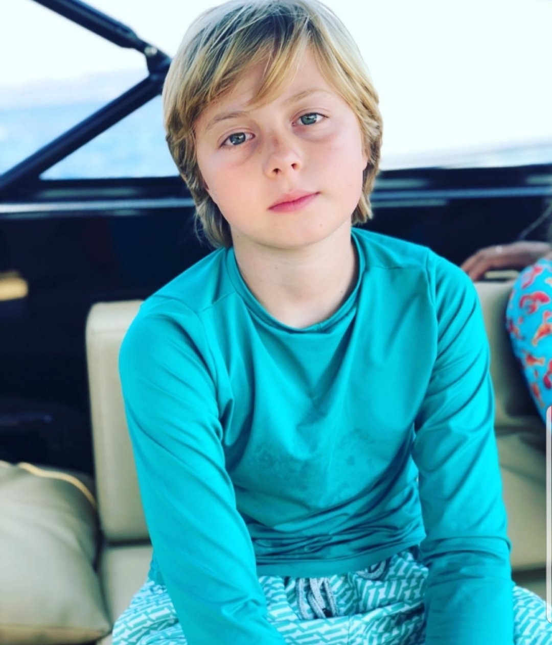 Filho de Luciano Huck se desequilibrou e bateu cabeça na prancha, diz Marinha