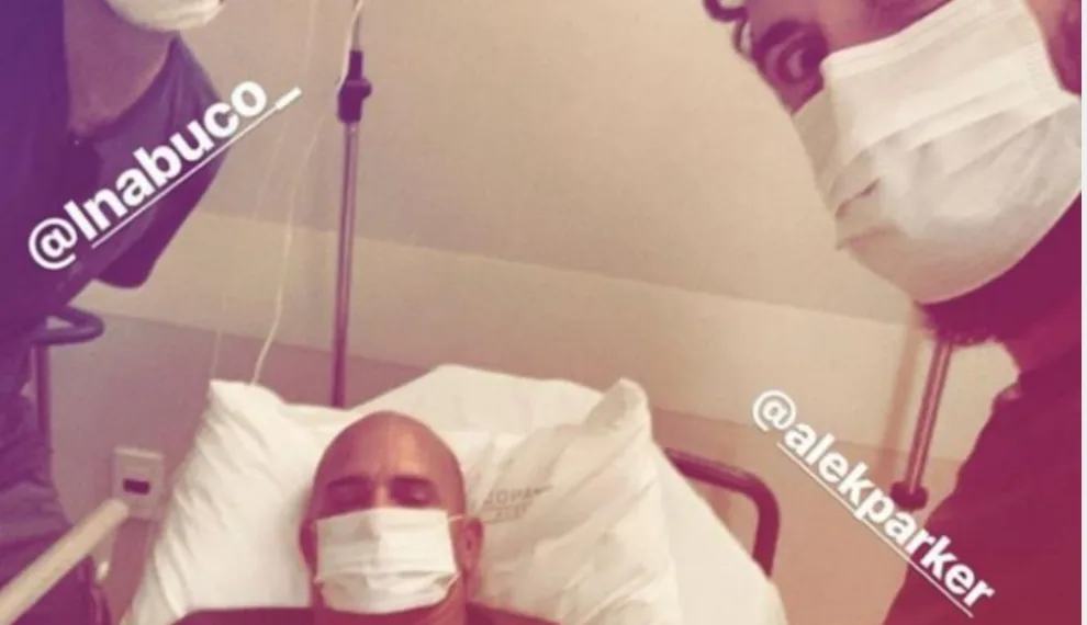 Kelly Slater é internado com H1N1 e sinusite no Rio