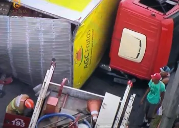 MOTORISTA MORRE EM ACIDENTE NA AV.BRASIL!!(FOTOS)