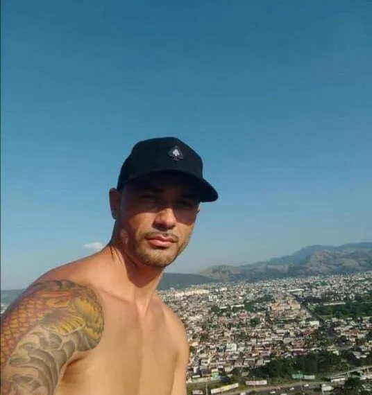 PM MATA “XERECA” EM COMUNIDADE NA ZONA OESTE