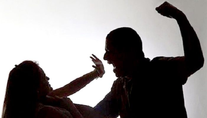 Grávida de 14 anos é estuprada e enterrada viva em areia de praia do RJ