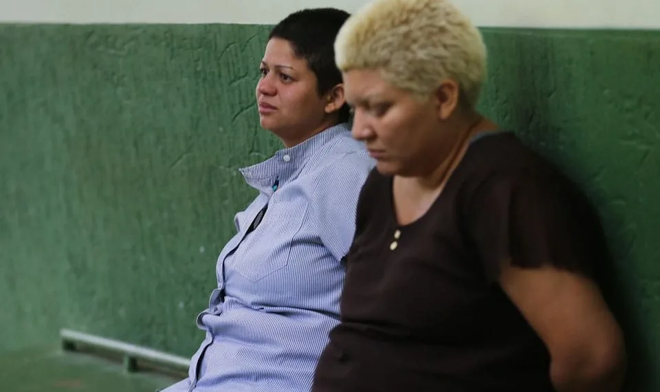 MÃE MATA E ESQUARTEJA FILHO DE 9 ANOS