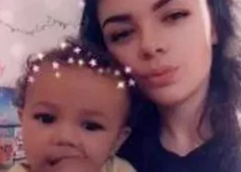 Homem leva fora de mulher e atira na cabeça da filha dela de 10 meses