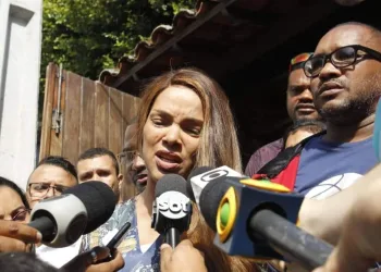 Ele sacrificou a vida para proteger a família’, diz Flordelis sobre a morte do marido