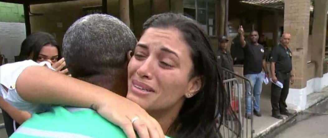 MULHER É SOLTA APÓS 11 DIAS PRESA POR ENGANO NO RJ