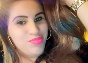 Pela Internet mulher descobriu a morte da irmã no massacre em bar do RJ