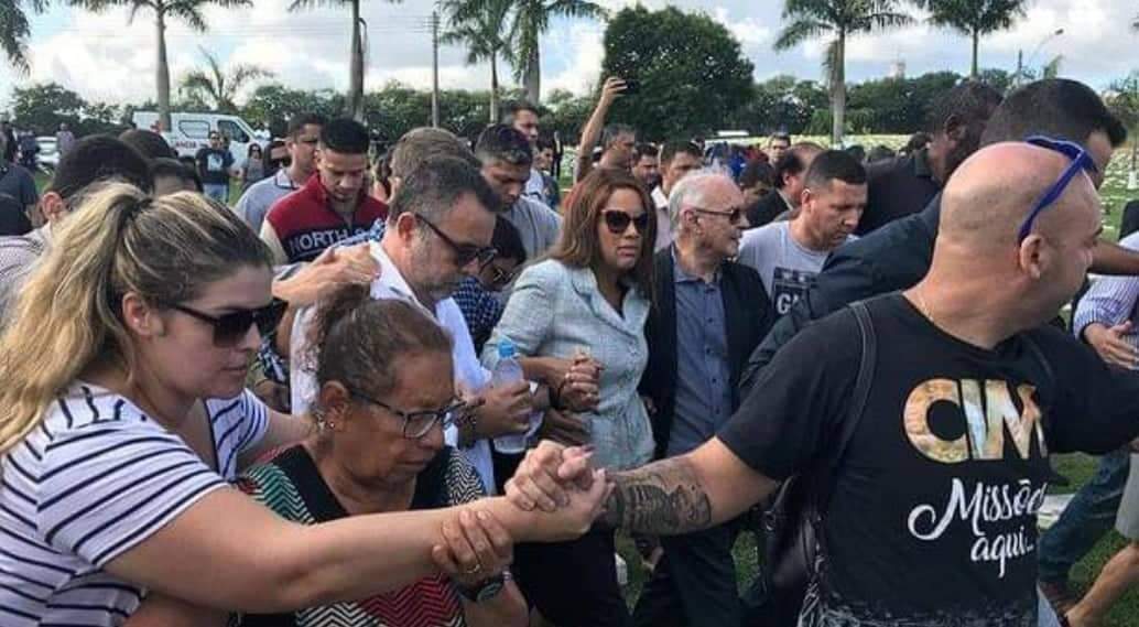 Filho da deputada federal Flordelis é detido após enterro do pai no RJ